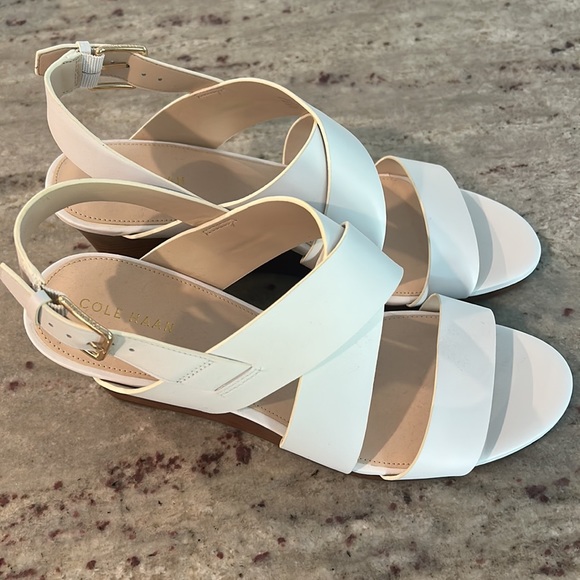 NWOT COLE HAAN Leather Wedges - Picture 2 of 9